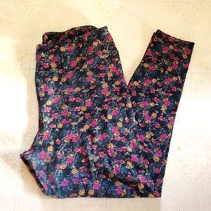 LulaRoe Tall and Curvy Floral Leggings